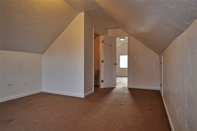 Building Photo - Spacious South Tacoma Home with Modern Updates & Fenced Yard