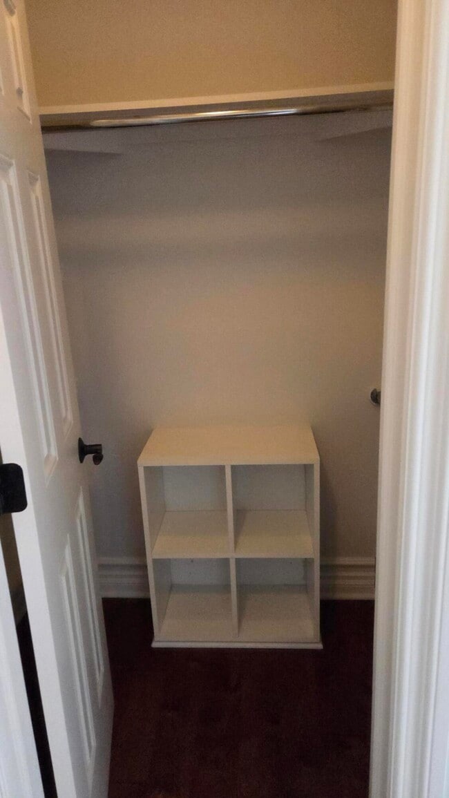 Building Photo - 934 W Huron St