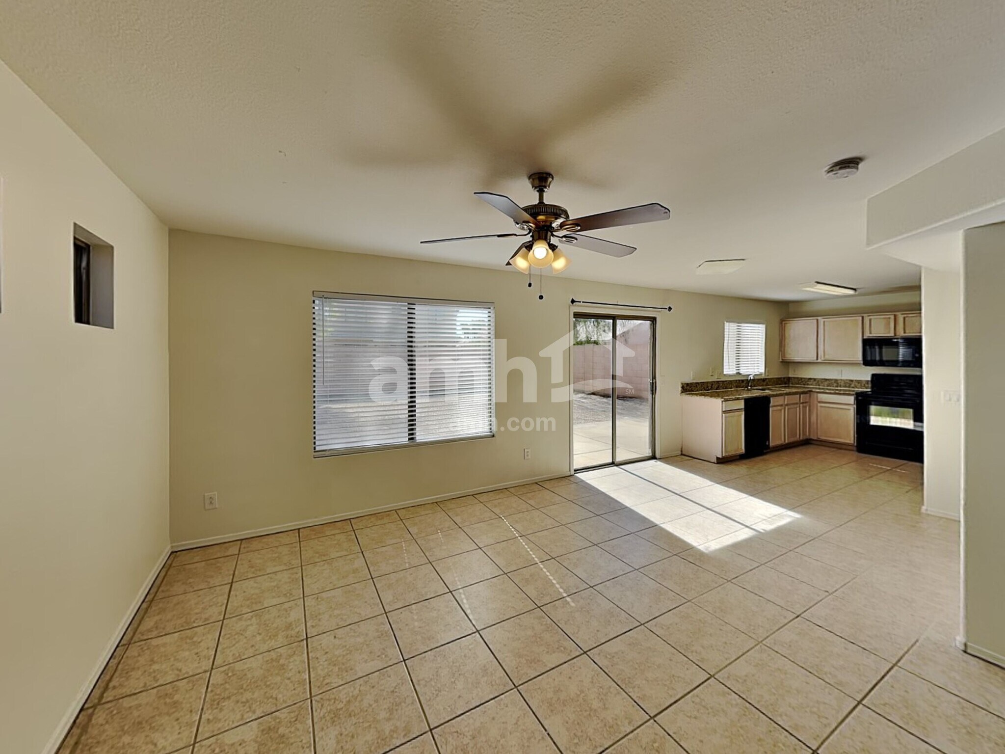 Building Photo - 10633 W Piccadilly Rd