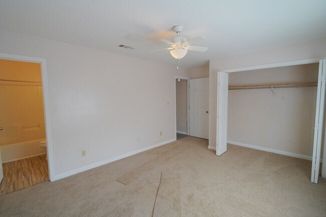Building Photo - 3178 N Ridge Rd