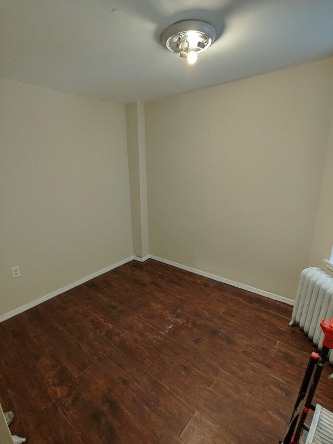 Building Photo - Prime East Kennsington