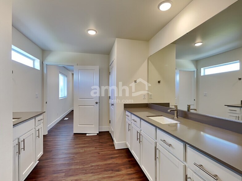 Building Photo - 342 Smith Dr