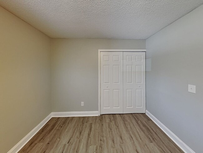 Building Photo - Coming Soon! 3 BR/2BA | Newly Renovated Single Family Home | 2-Car Garage Parking | In Jacksonville!
