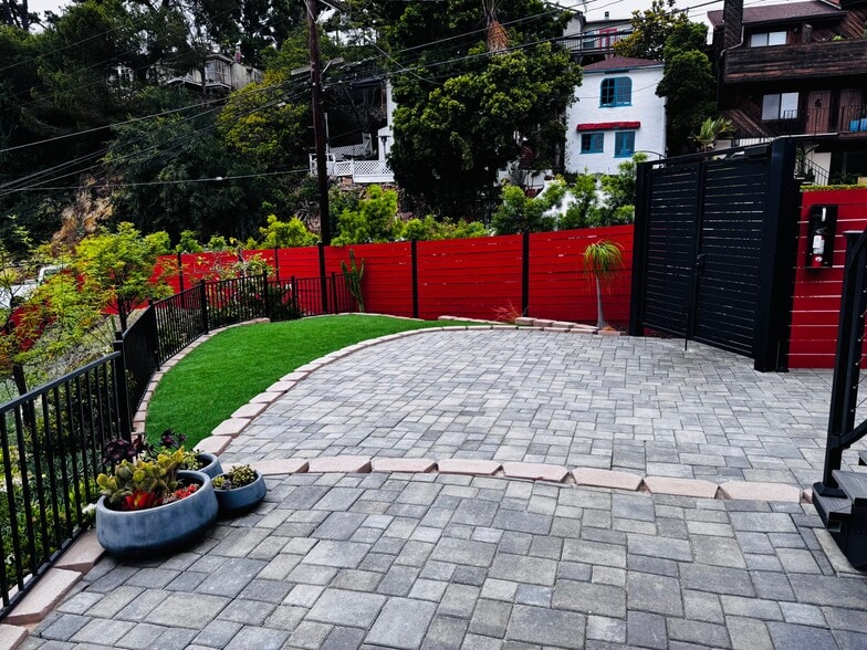 Entry - 801 Torrance St