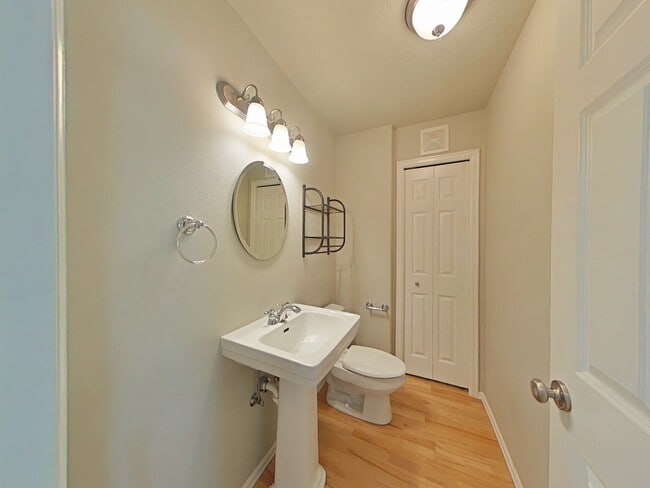 Building Photo - 4 Bedroom House ~ South Corvallis