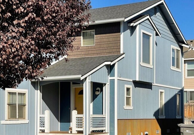 Building Photo - 2104 N Yellowstone St