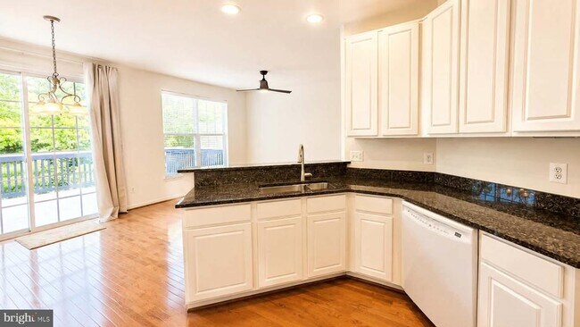 Building Photo - 9147 Cascade Falls Dr