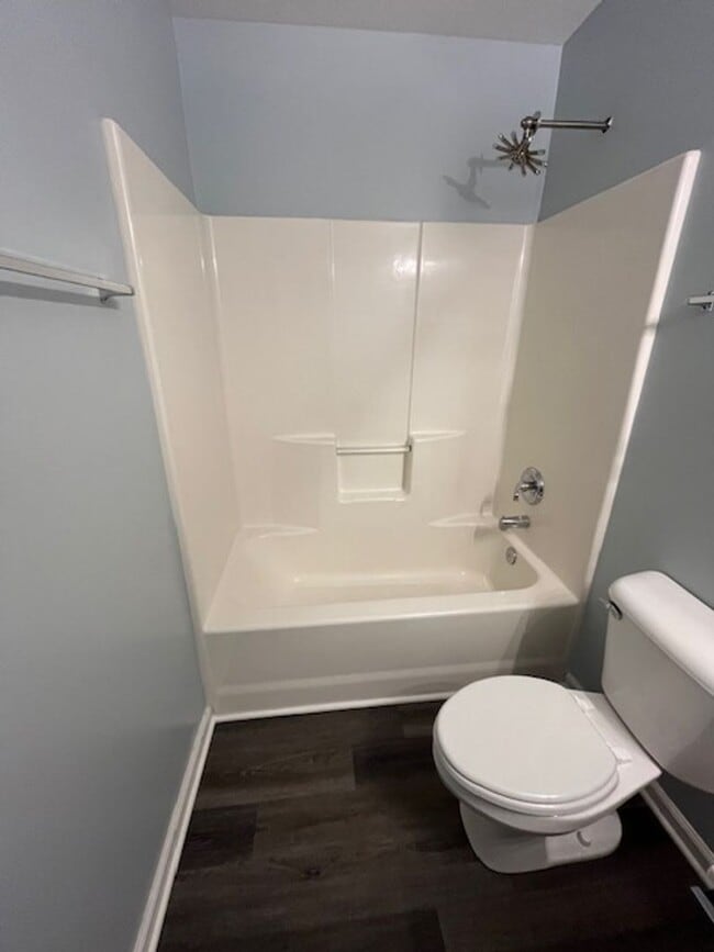 Building Photo - Comfortable and Convenient 3 Bedroom Townhome in Wilmington, NC