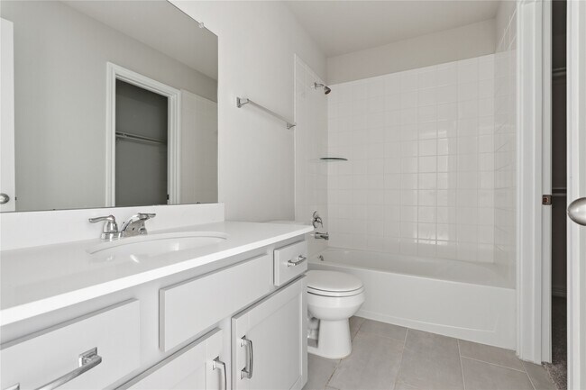 Building Photo - 2638 Settler Hl Dr