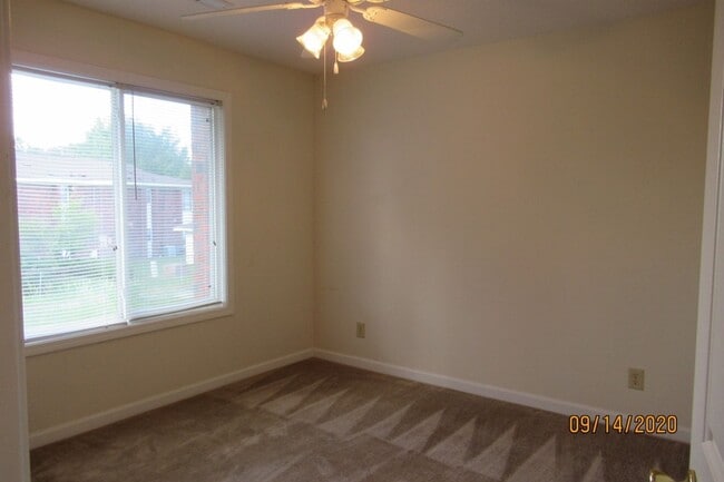 Building Photo - Willow Run- 2 bedroom, 2 bathroom apartment