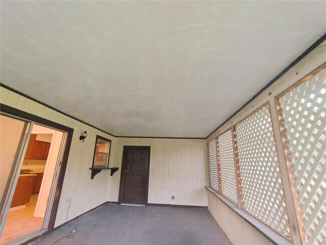 Building Photo - 6133 NW 33 St