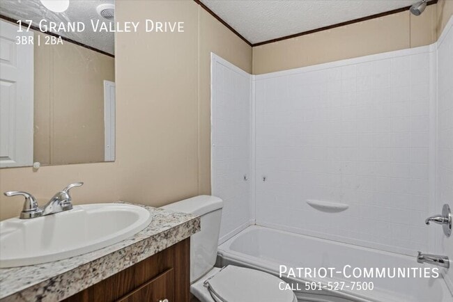 Building Photo - 17 Grand Valley Dr