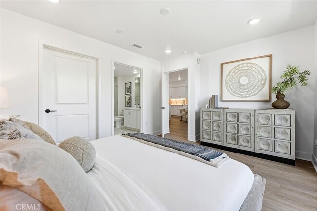 Building Photo - 24722 Del Prado Ave