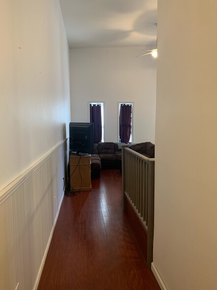 Building Photo - 301 Dewitt St