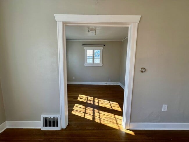 Building Photo - Ideally Located and Updated 3 Bed 1 Bath Spokane Home w/ Large Detached Garage/Shop Near Garland ...