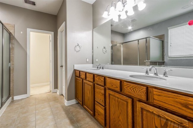 Building Photo - 9964 Ash Creek Ct