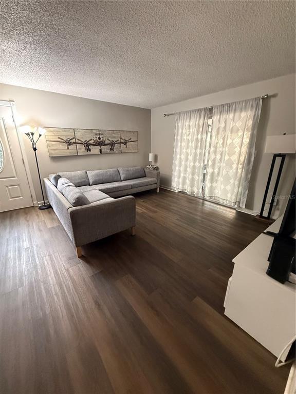 Building Photo - 1410 N Fern Creek Ave