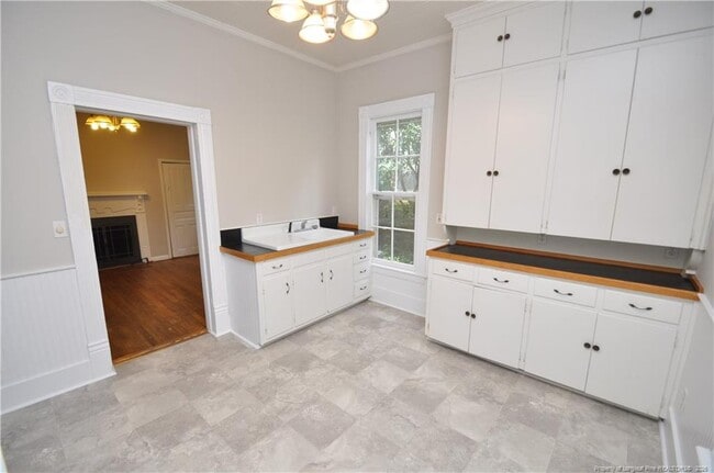 Building Photo - 310 N East St