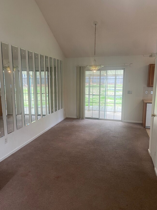 Building Photo - 6621 Pinta Ct