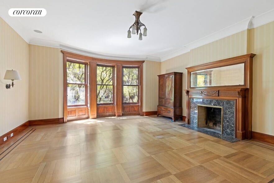 Building Photo - 37 W 87th St