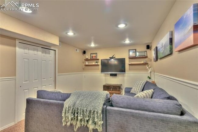 Building Photo - Updated Home in Rampart Meadows