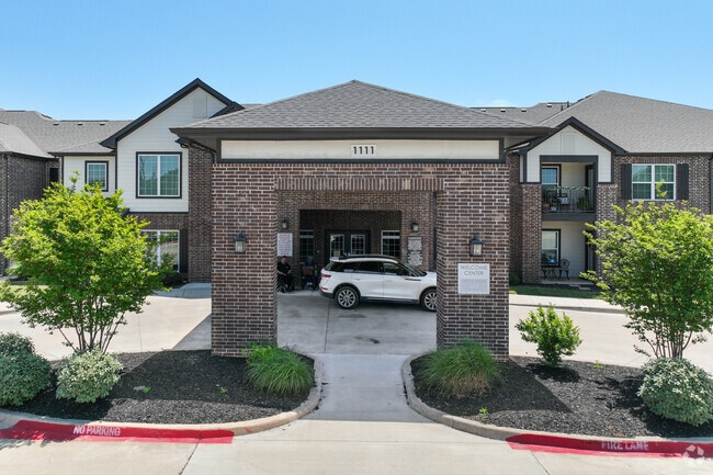 Entrance - Hill Court Villas