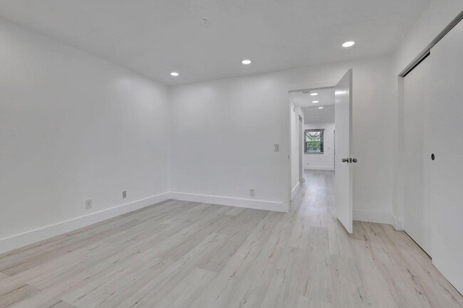 Building Photo - 110 Dorchester E