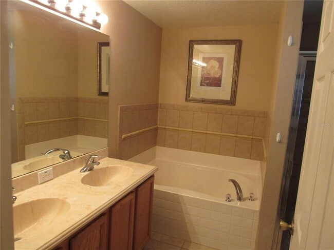 Building Photo - 310 White Ibis Ln