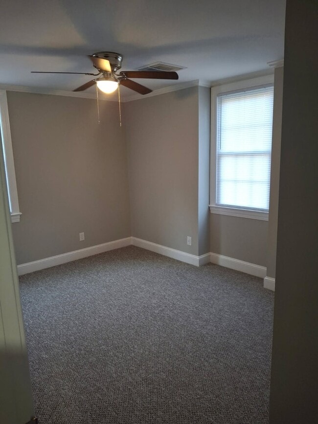 Building Photo - 309 N Glendale Dr