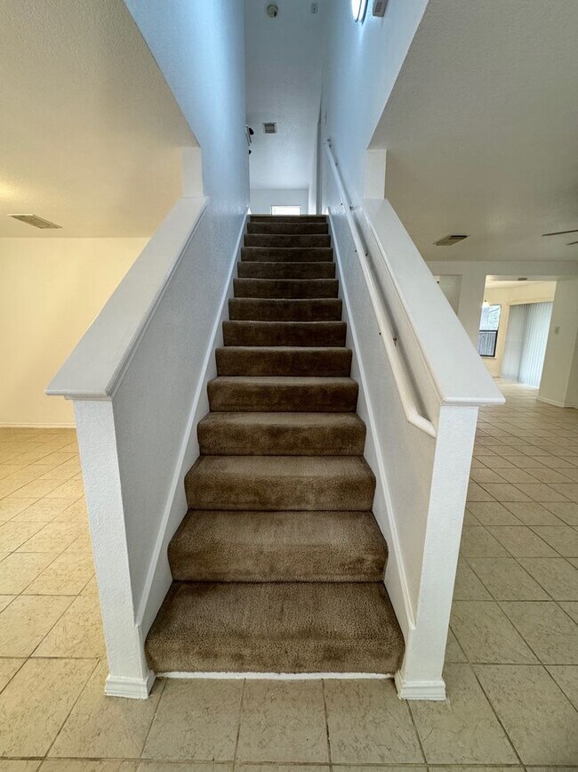 Building Photo - Spacious 3-Bedroom Home in Prime Location ...