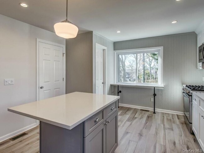 Building Photo - 232 Franklin Ave