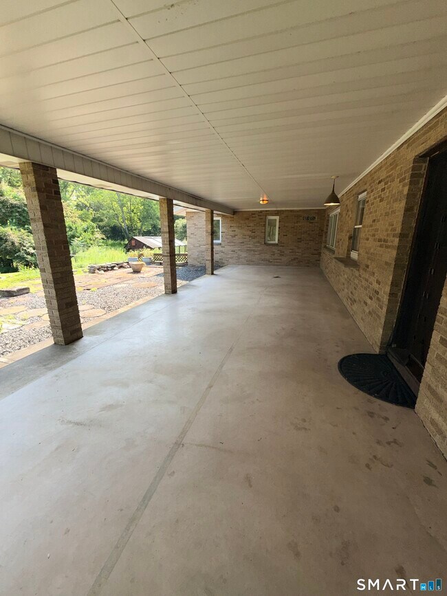 Building Photo - 307 N Rd