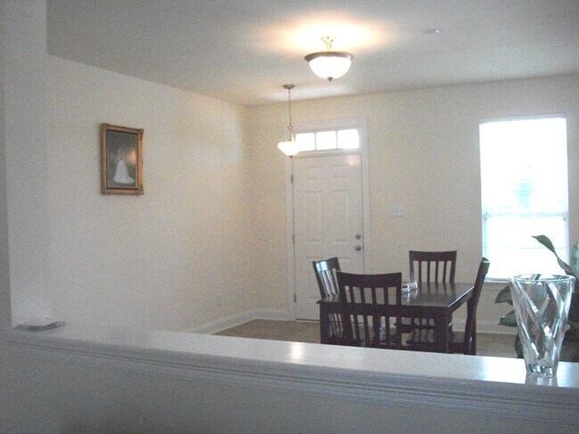 Building Photo - Newer 4 bedroom house off Old Hammond