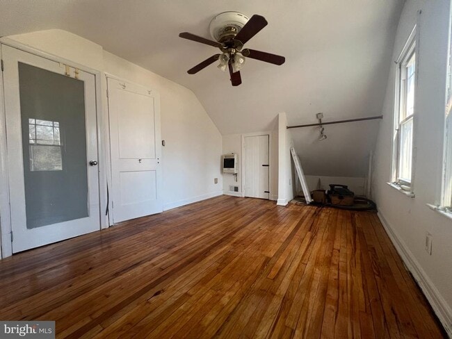 Building Photo - 5810 Mt Vernon Dr
