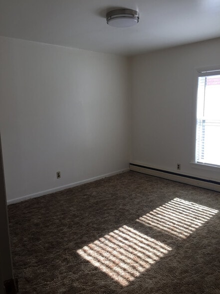 Building Photo - 100 VT-14