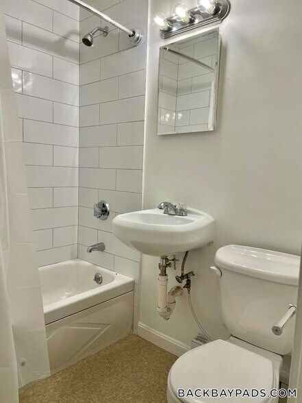 Building Photo - 272 Newbury St