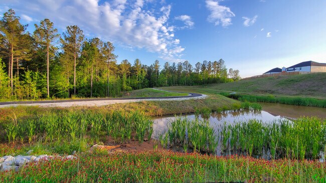 Building Photo - 2036 Warbler Dr