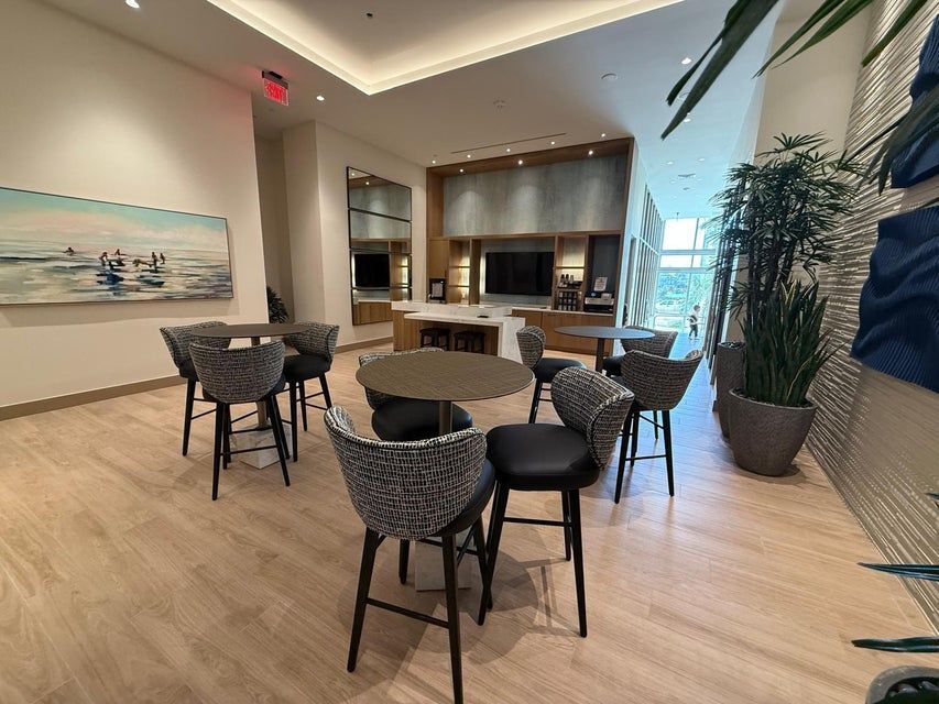 Building Photo - 151 N Seabreeze Blvd