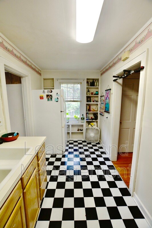 Building Photo - 223 Howle Ave