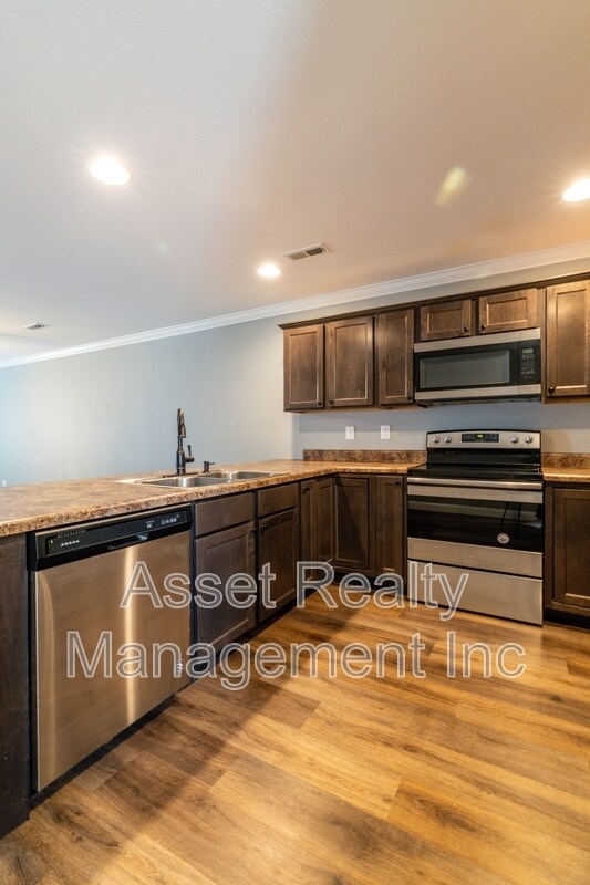 Building Photo - 924 Warrior Hill Dr