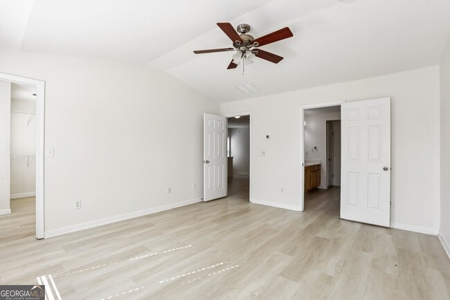 Building Photo - 5940 Bentley Way