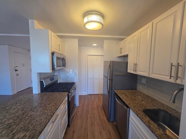 Building Photo - 7100 JFK Blvd E