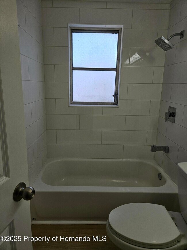 Building Photo - 13240 Starfish Dr