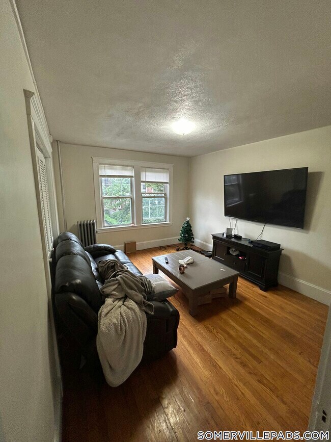 Primary Photo - 157 Summer St