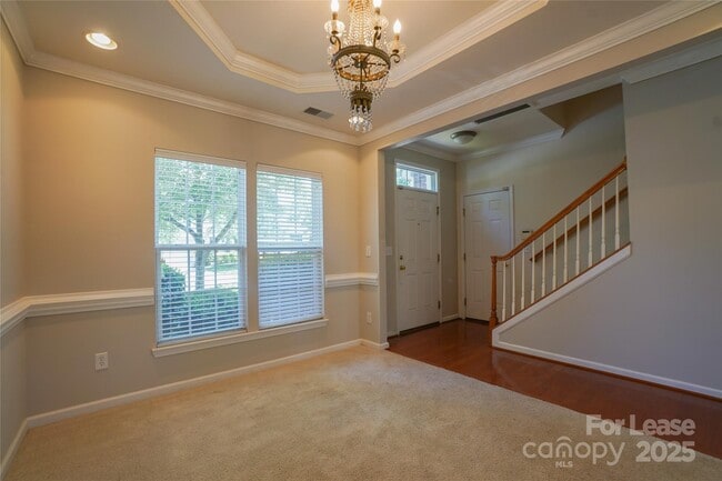 Building Photo - 6021 Queens Walk Ct