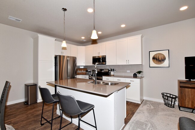 Plenty of cabinetry and pantry space - 4115 N Park Dr