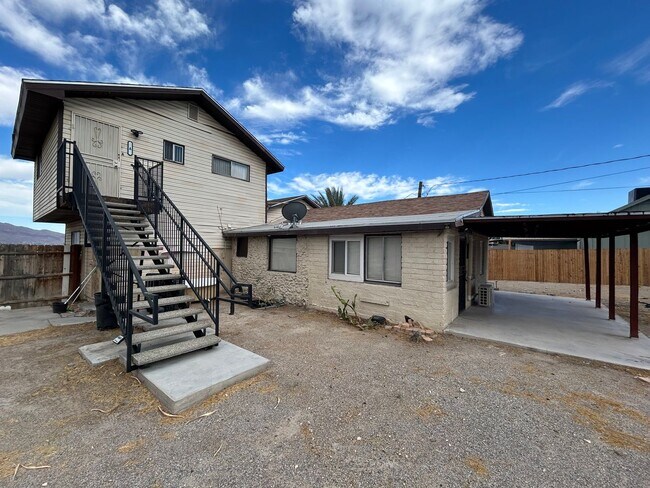 Building Photo - 729 N 10th St