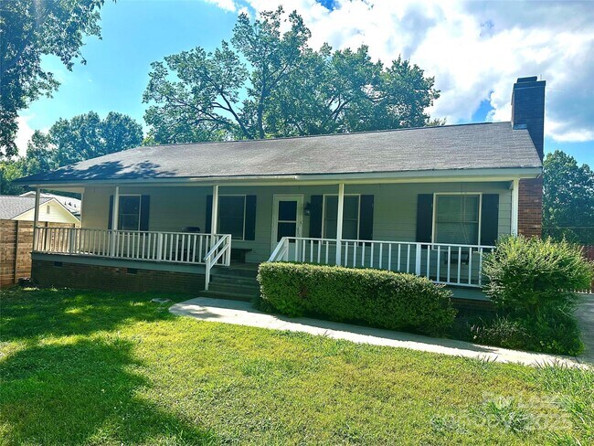 Primary Photo - 21640 Colina Dr