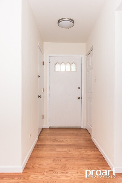 Building Photo - 838 Heatherbrook Ct