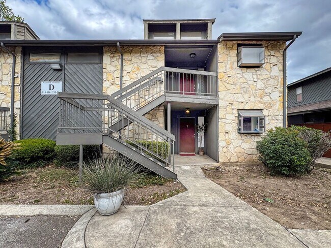 Building Photo - 3843